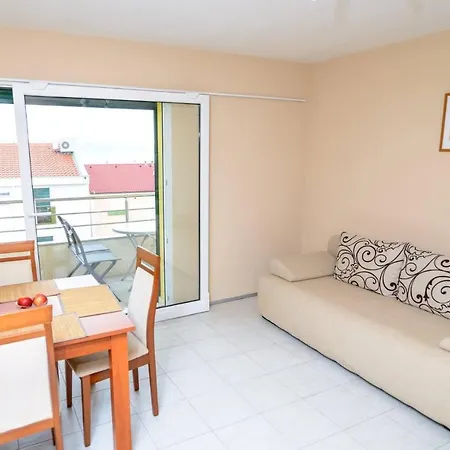 Apartament Miki *