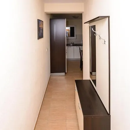 Miki Apartment *